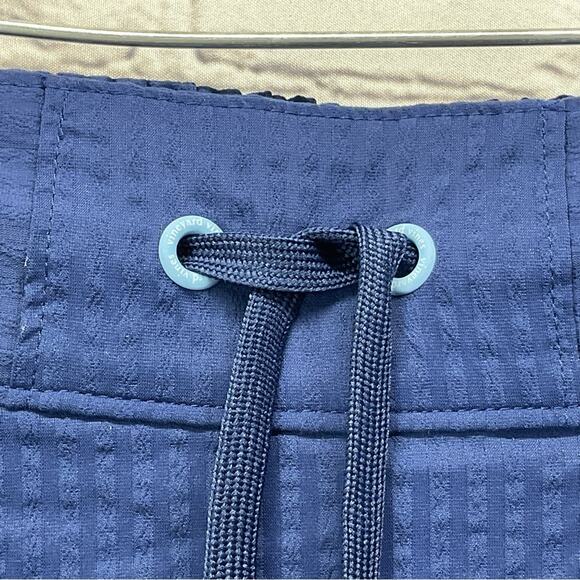 Vineyard Vines Performance Skirt Women's Size M Blue Seersucker Pockets Stretch - Picture 5 of 7